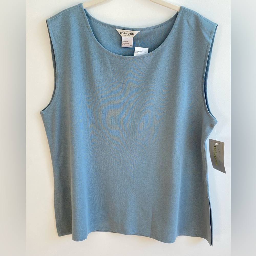 Misook Light Blue Scoopneck Sleeveless Sweater‎